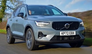 Volvo XC40 - front tracking
